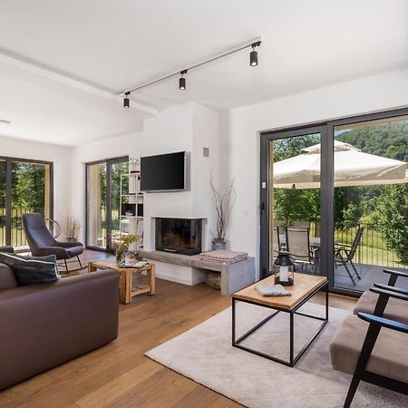 Modern Alpine Monsalbius Chalet Baske Ostarije Exterior photo
